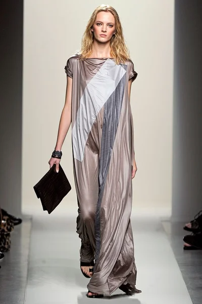 Look 11